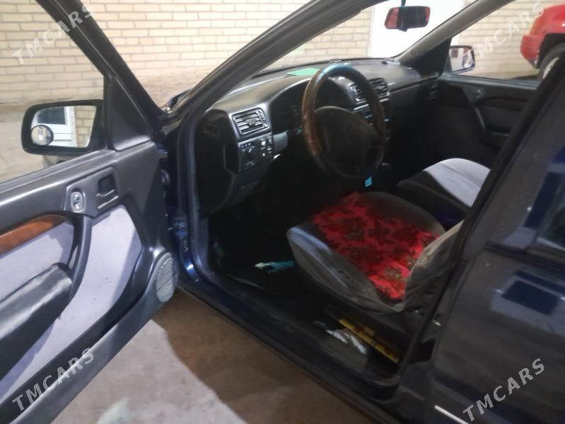 Opel Vectra 1994 - 40 000 TMT - Чарджоу - img 3
