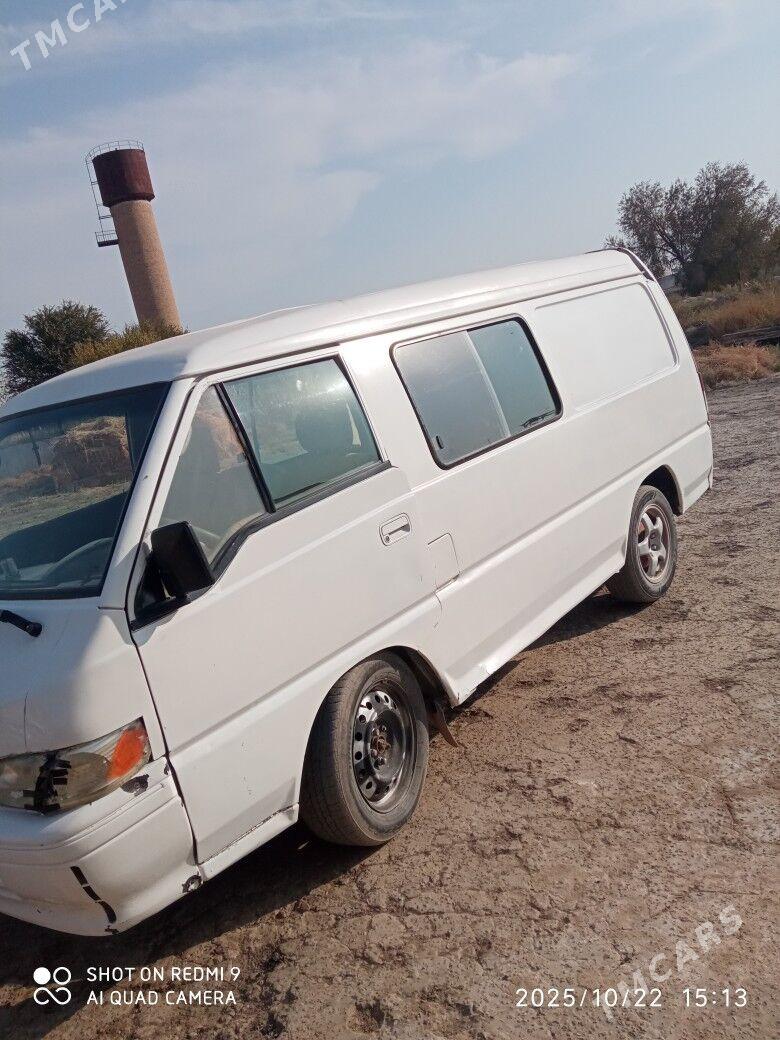 Toyota Hiace 1997 - 25 000 TMT - Гарабекевюл - img 2