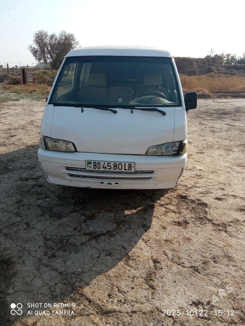 Toyota Hiace 1997 - 25 000 TMT - Гарабекевюл - img 3