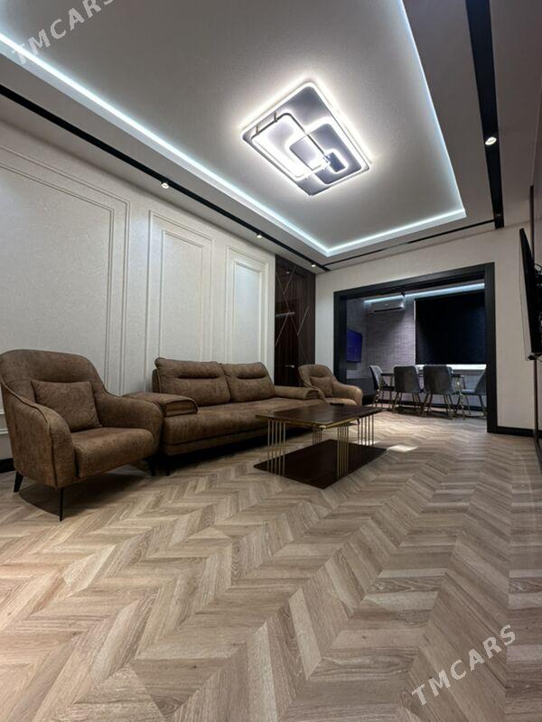 Mir1 3komnat 3etaj yewro - Ашхабад - img 1