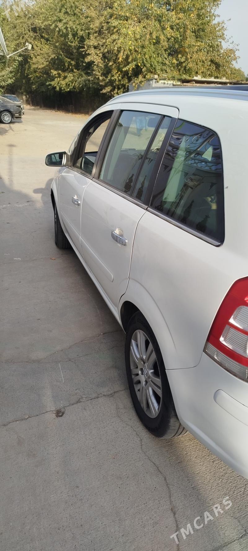 Opel Zafira 2009 - 140 000 TMT - Hitrowka - img 6