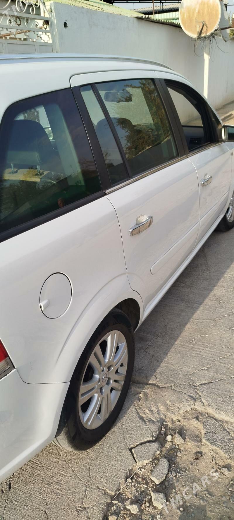 Opel Zafira 2009 - 140 000 TMT - Hitrowka - img 5