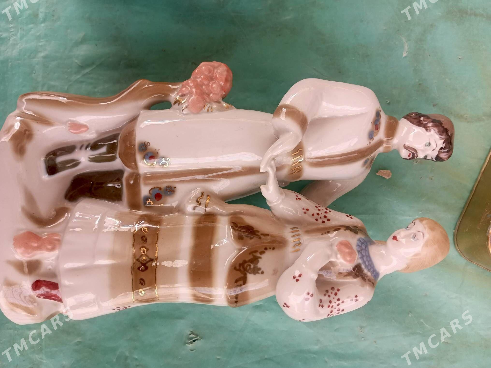 статуэтки.значки.подносы СССР - Aşgabat - img 1