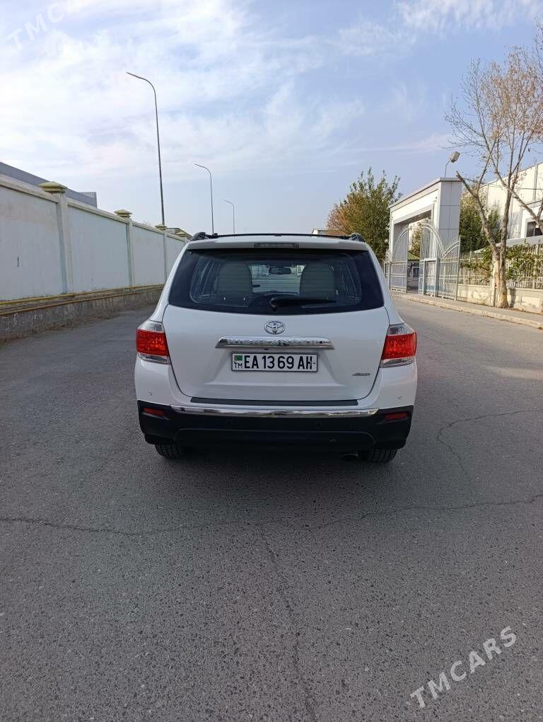 Toyota Highlander 2012 - 325 000 TMT - Бузмеин - img 6