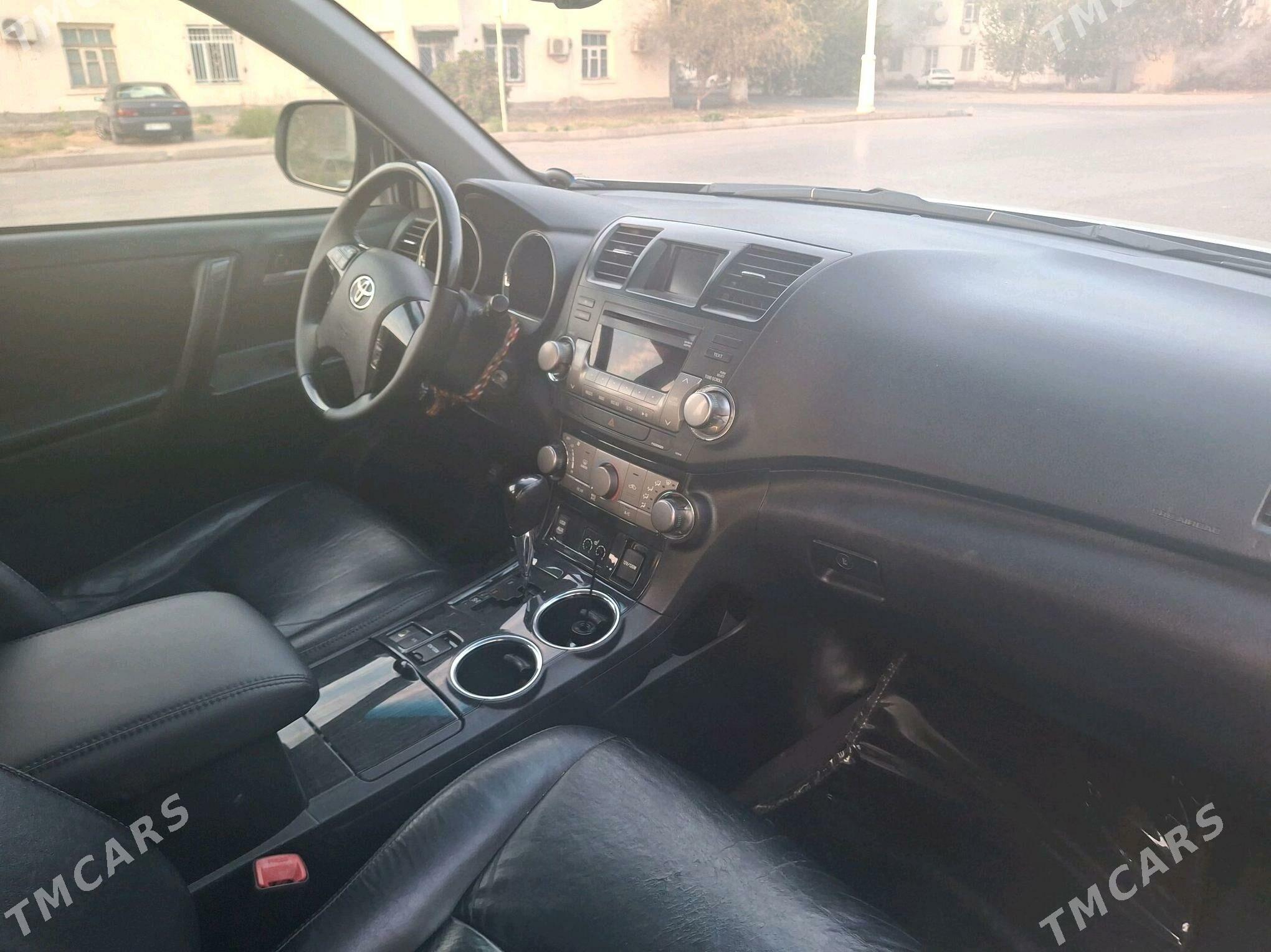 Toyota Highlander 2011 - 350 000 TMT - Türkmenabat - img 2