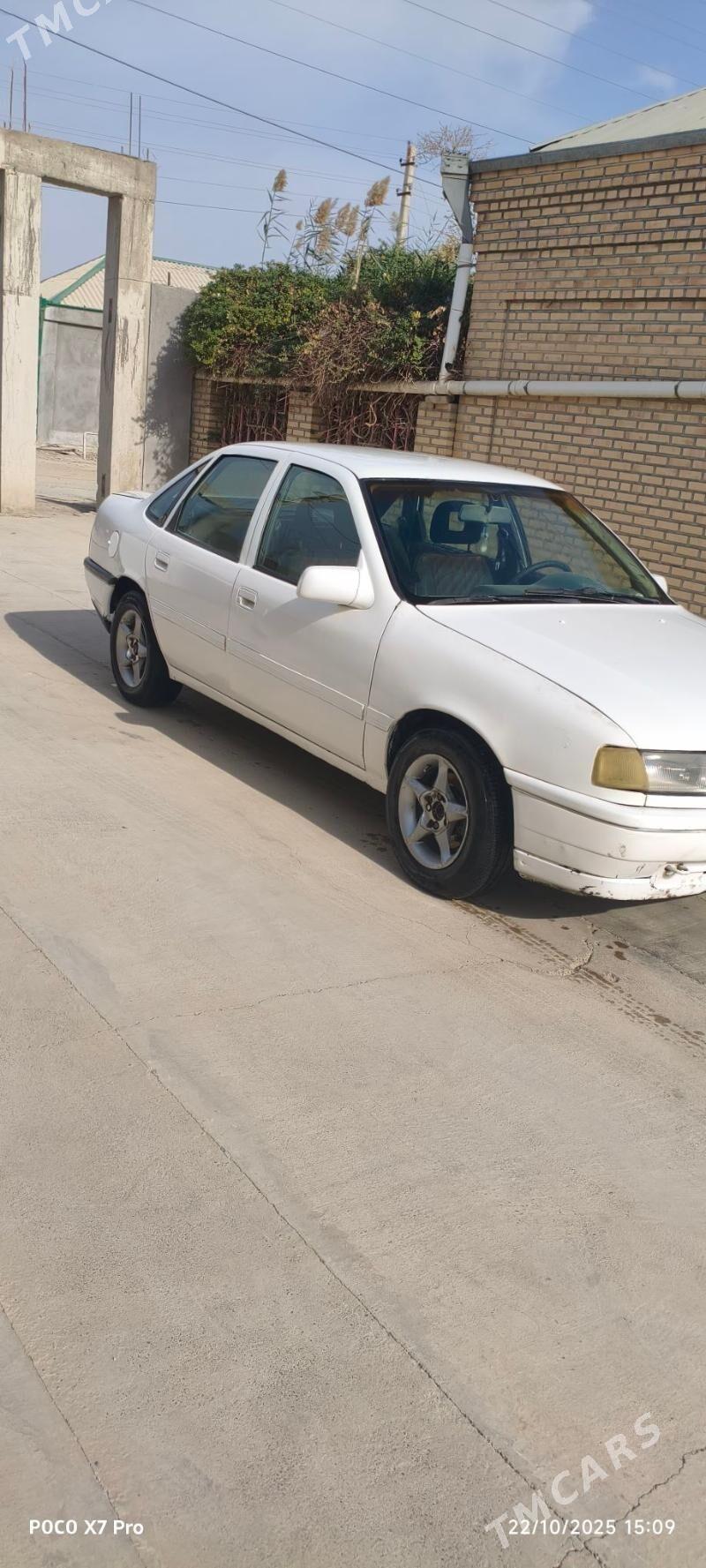 Opel Vectra 1992 - 32 000 TMT - Бахарден - img 4