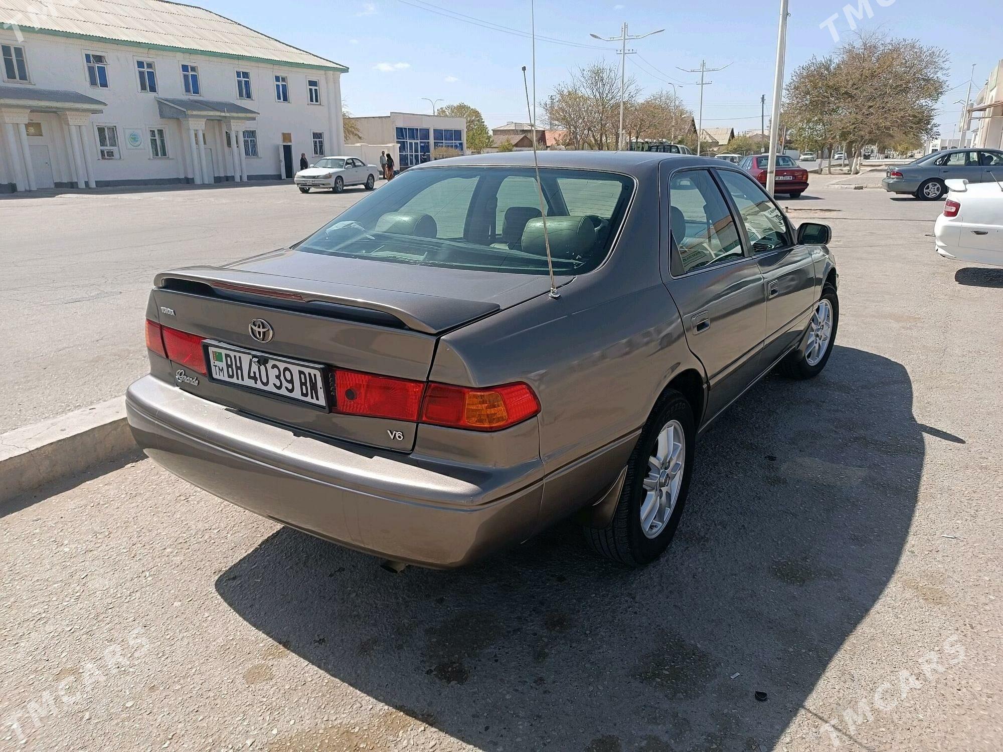 Toyota Camry 1999 - 150 000 TMT - Гумдаг - img 3
