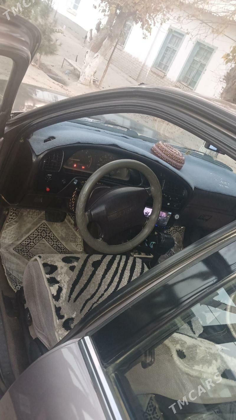 Toyota Camry 1996 - 107 000 TMT - Ýolöten - img 3