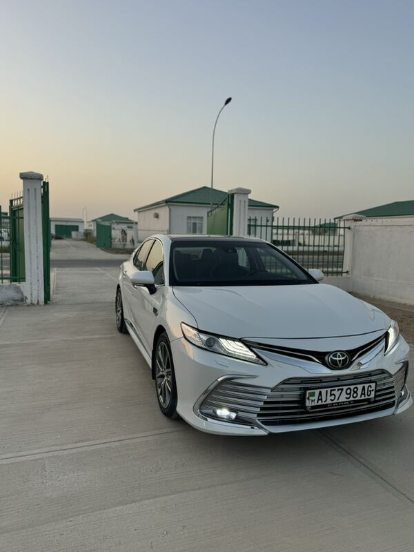 Toyota Camry 2020 - 370 000 TMT - Бузмеин - img 7