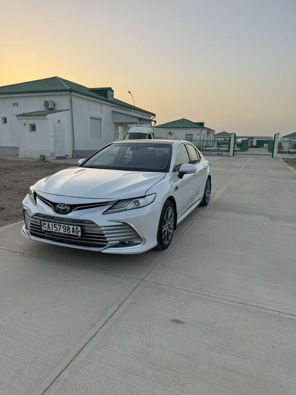 Toyota Camry 2020 - 370 000 TMT - Бузмеин - img 5