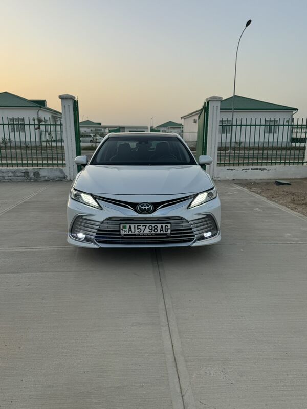 Toyota Camry 2020 - 370 000 TMT - Бузмеин - img 3