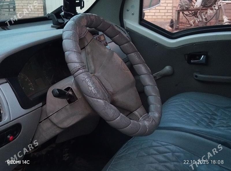 Toyota Hiace 2007 - 60 000 TMT - Фарап - img 8