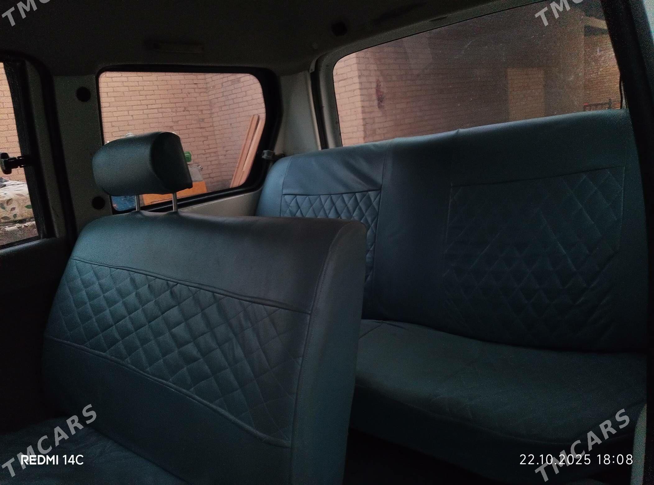 Toyota Hiace 2007 - 60 000 TMT - Фарап - img 5