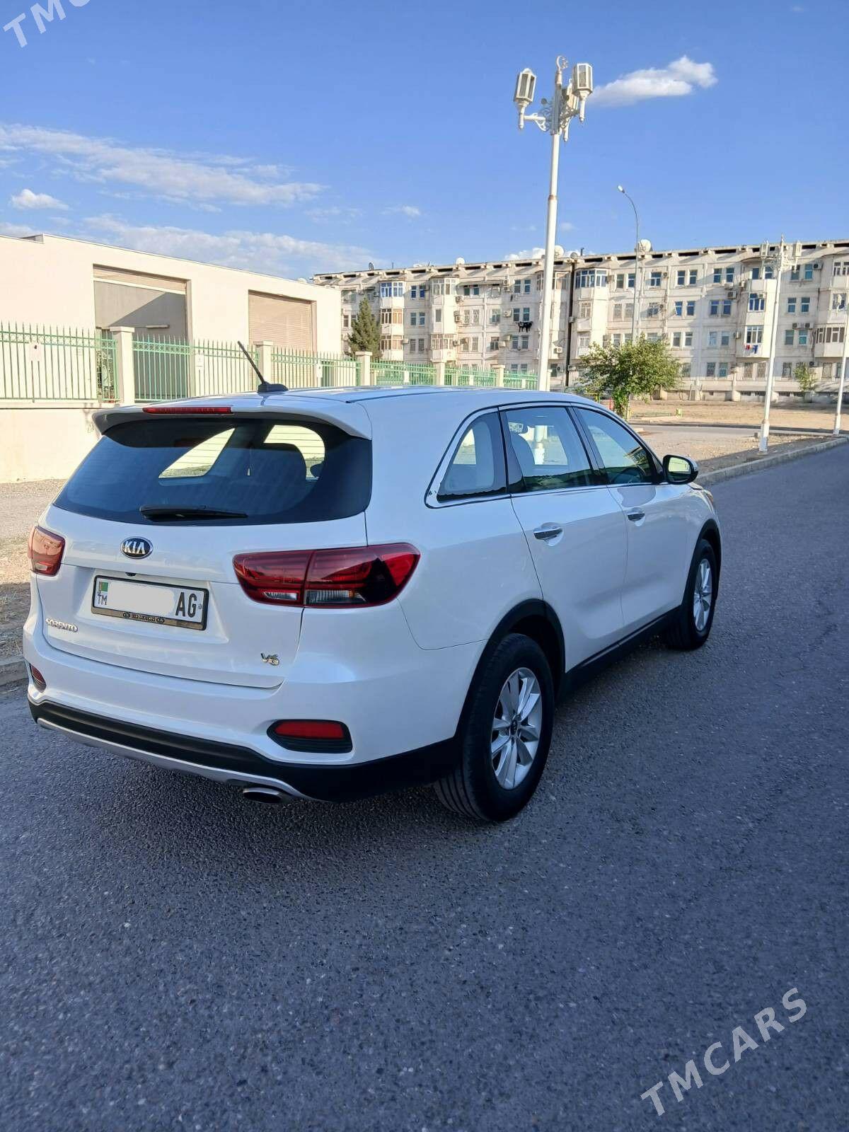 Kia Sorento 2019 - 250 000 TMT - 8 mkr - img 4