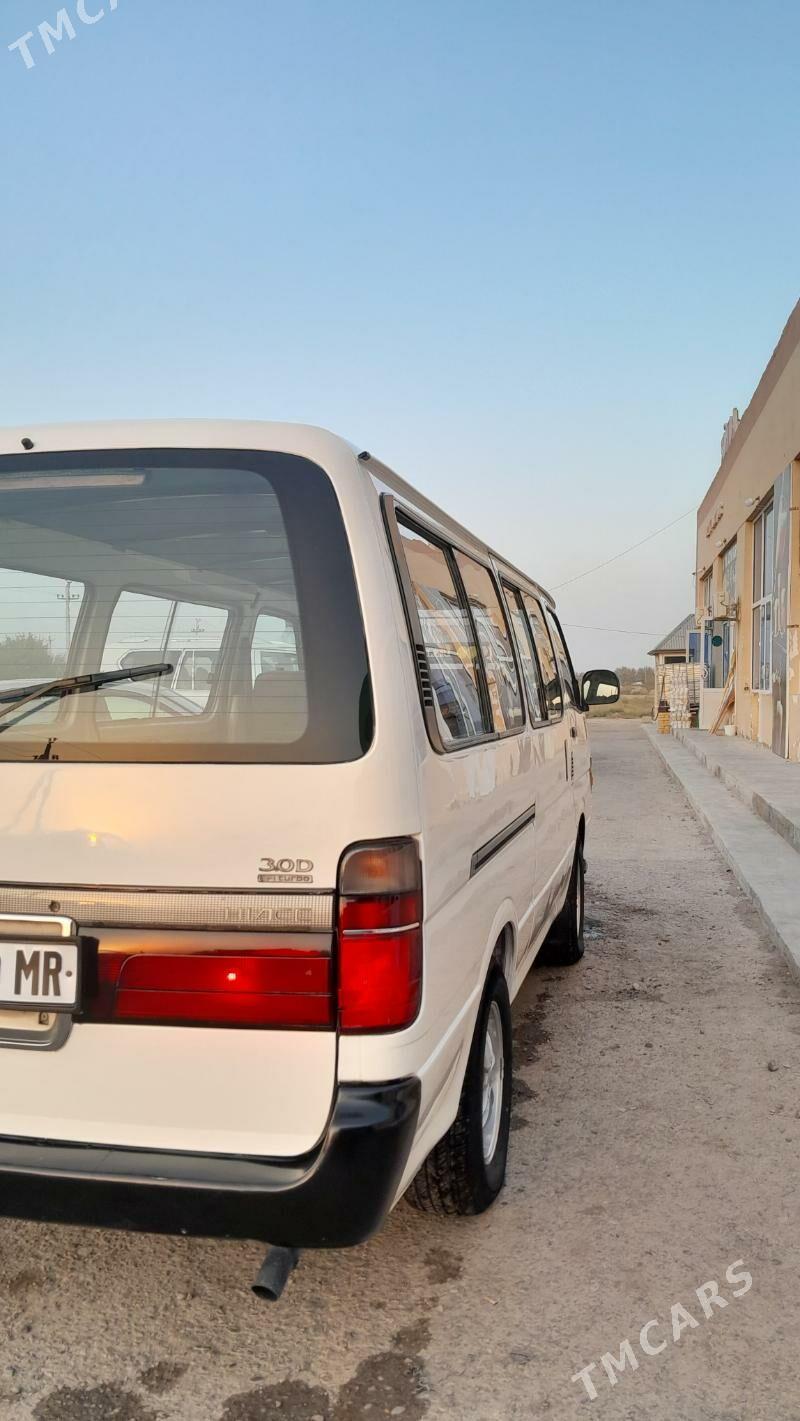 Toyota Hiace 2004 - 110 000 TMT - Векильбазар - img 2