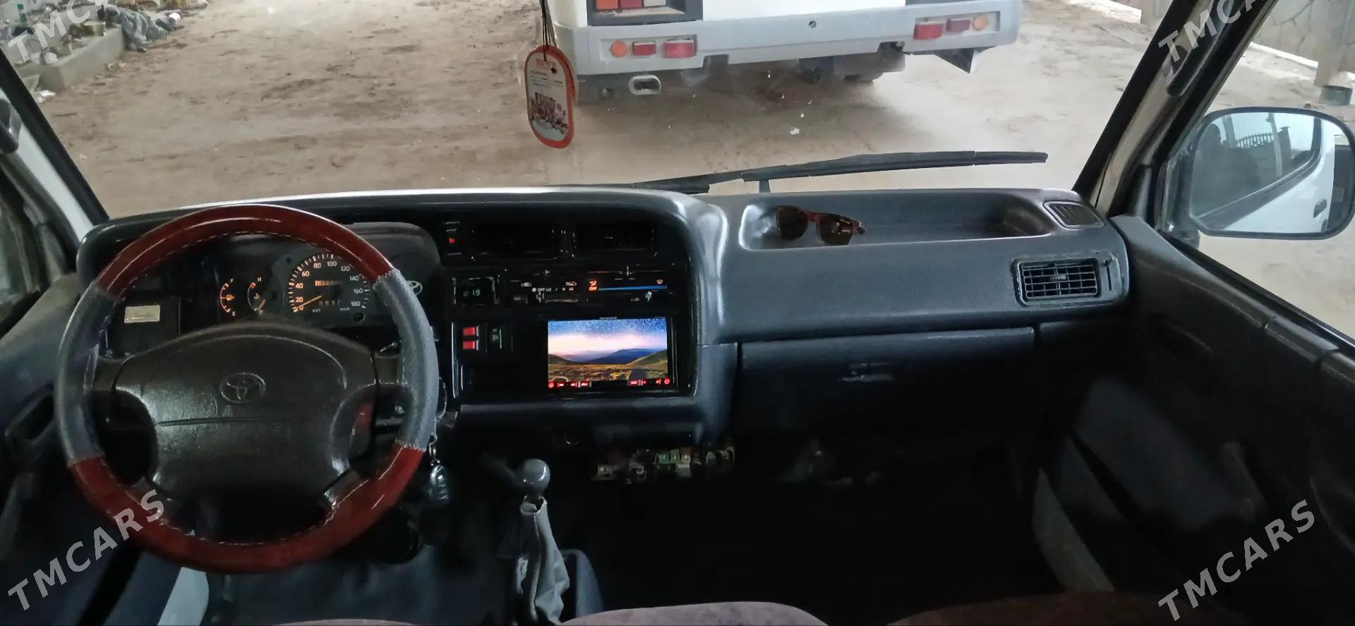 Toyota Hiace 2004 - 110 000 TMT - Векильбазар - img 5