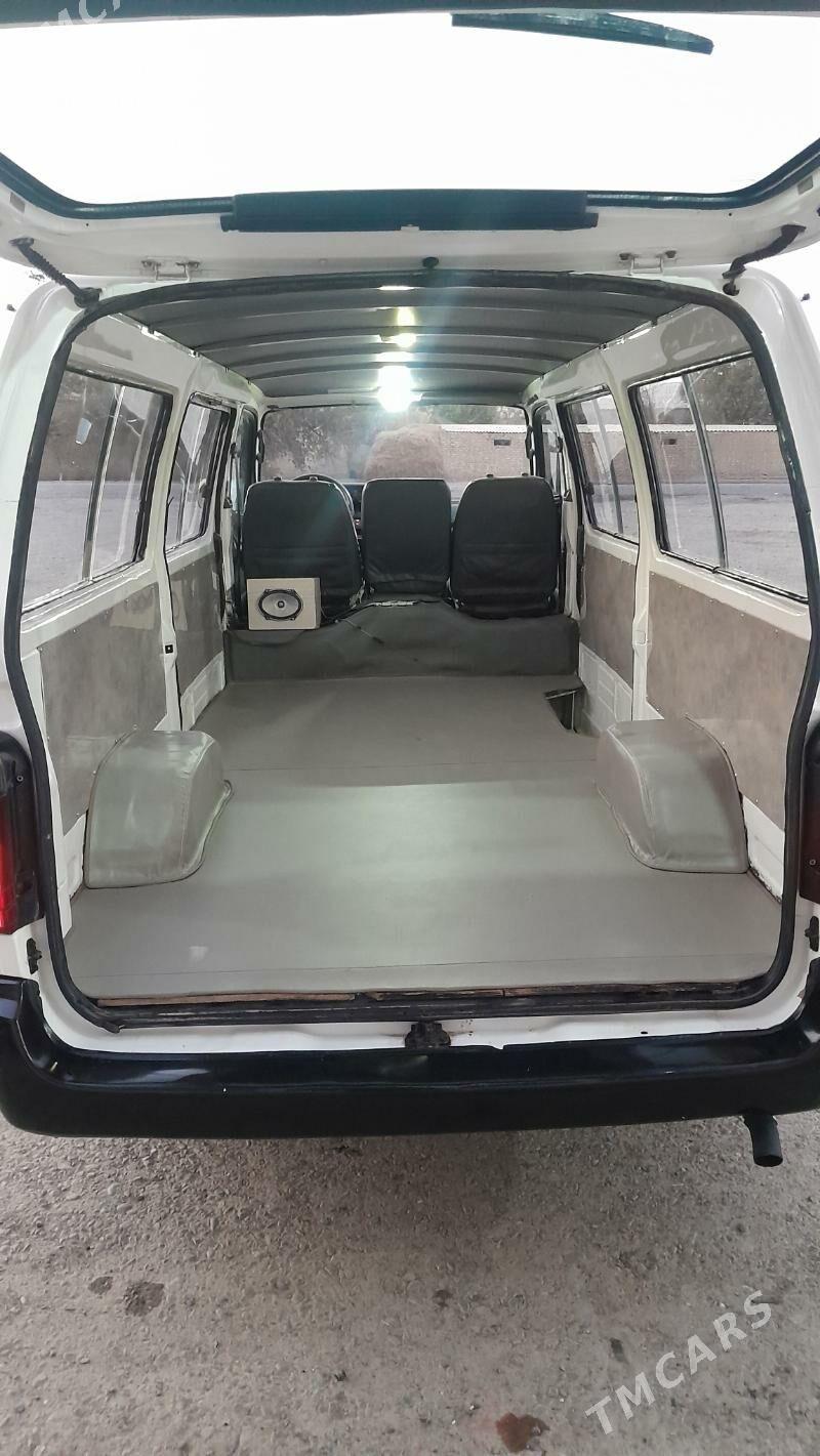 Toyota Hiace 2004 - 110 000 TMT - Векильбазар - img 6