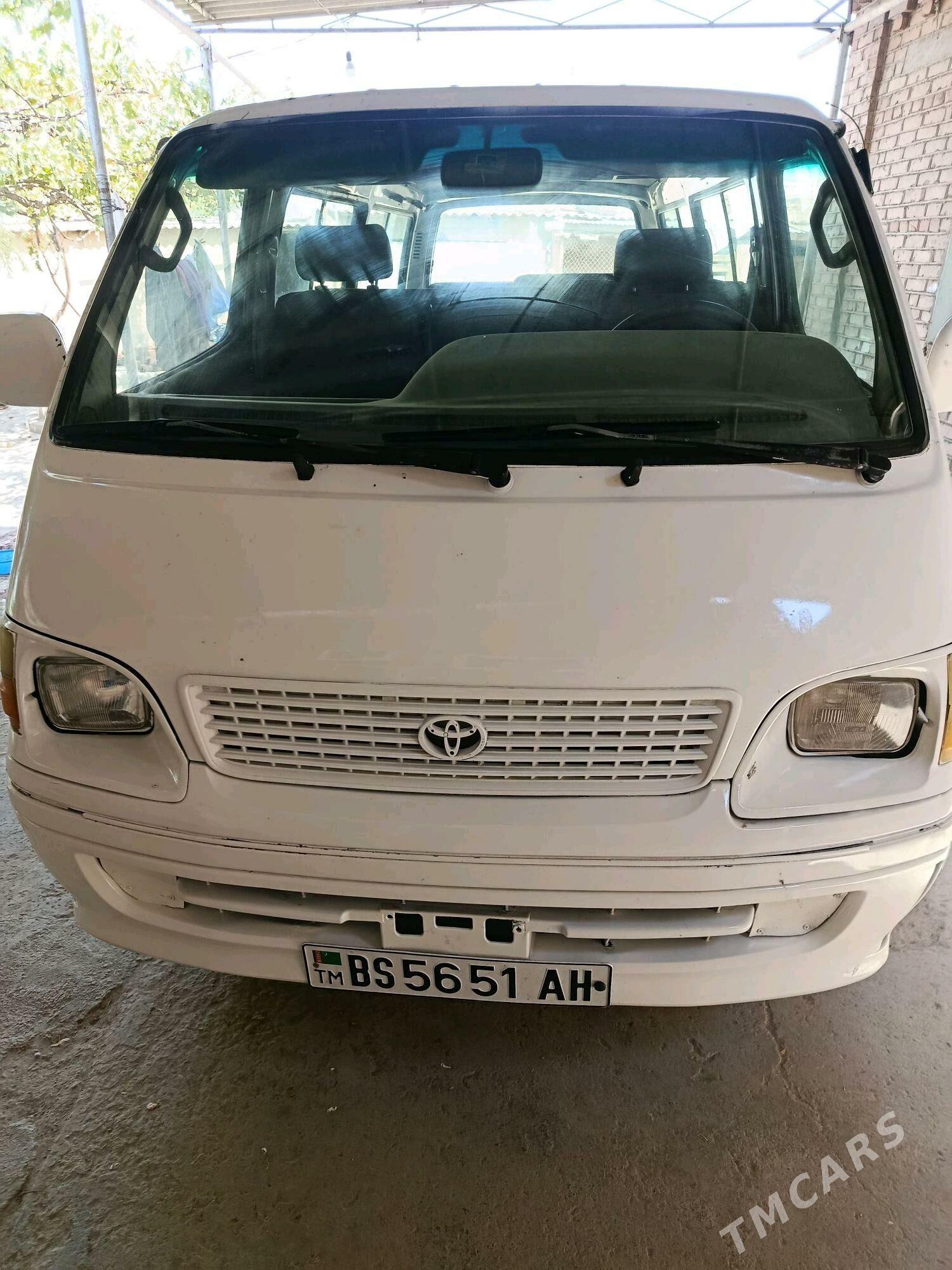 Toyota Hiace 2001 - 90 000 TMT - Бахарден - img 1