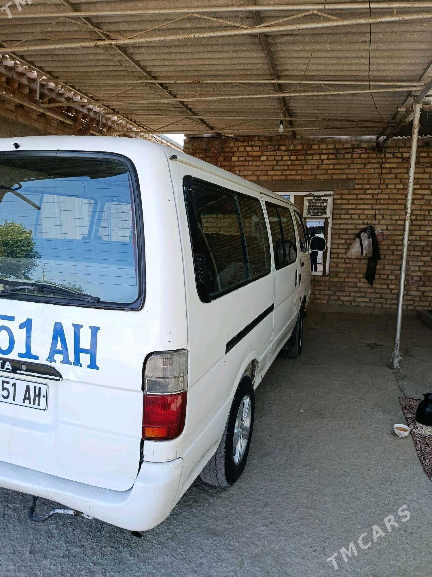 Toyota Hiace 2001 - 90 000 TMT - Бахарден - img 5