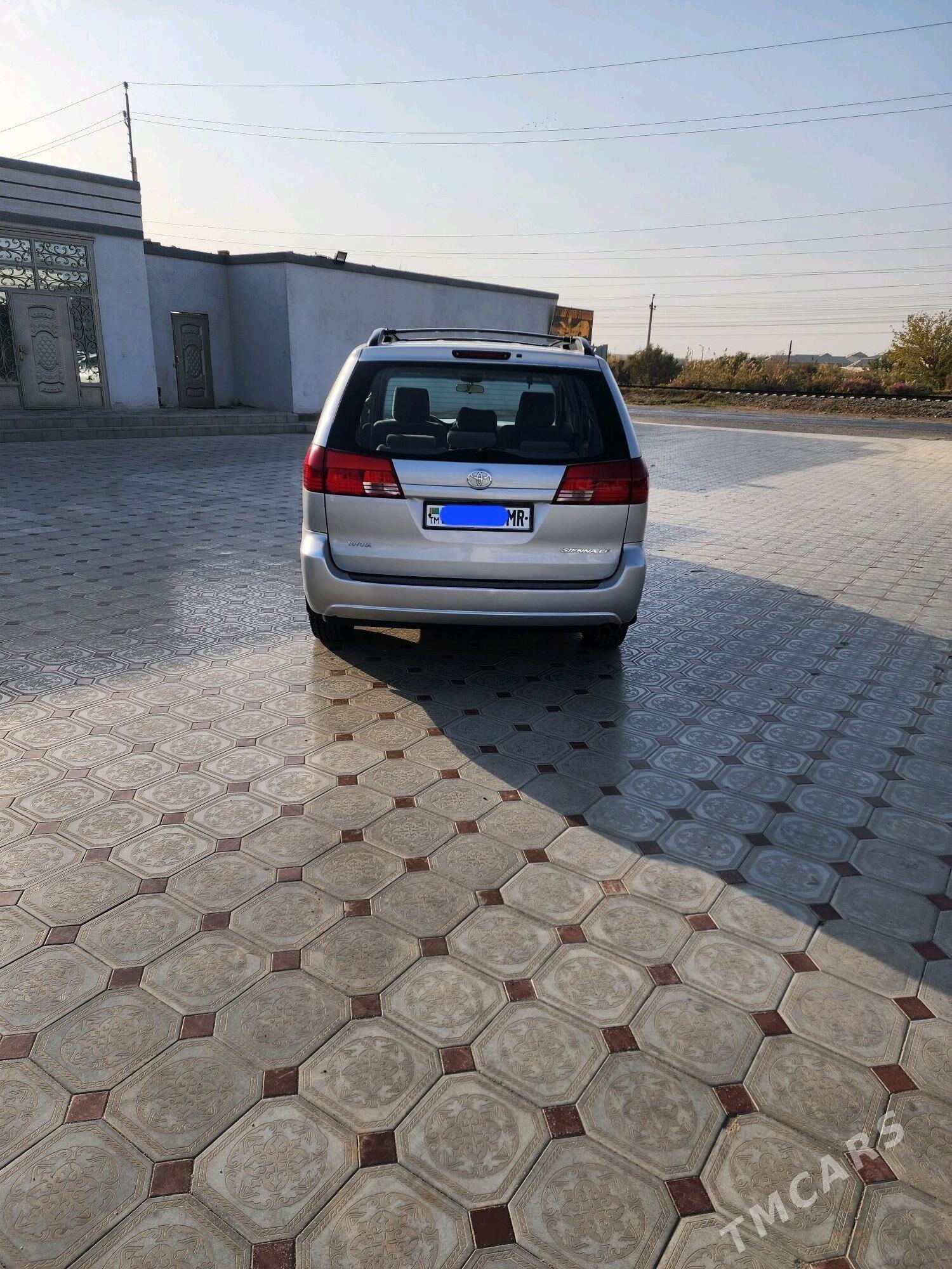 Toyota Sienna 2004 - 210 000 TMT - Мары - img 4