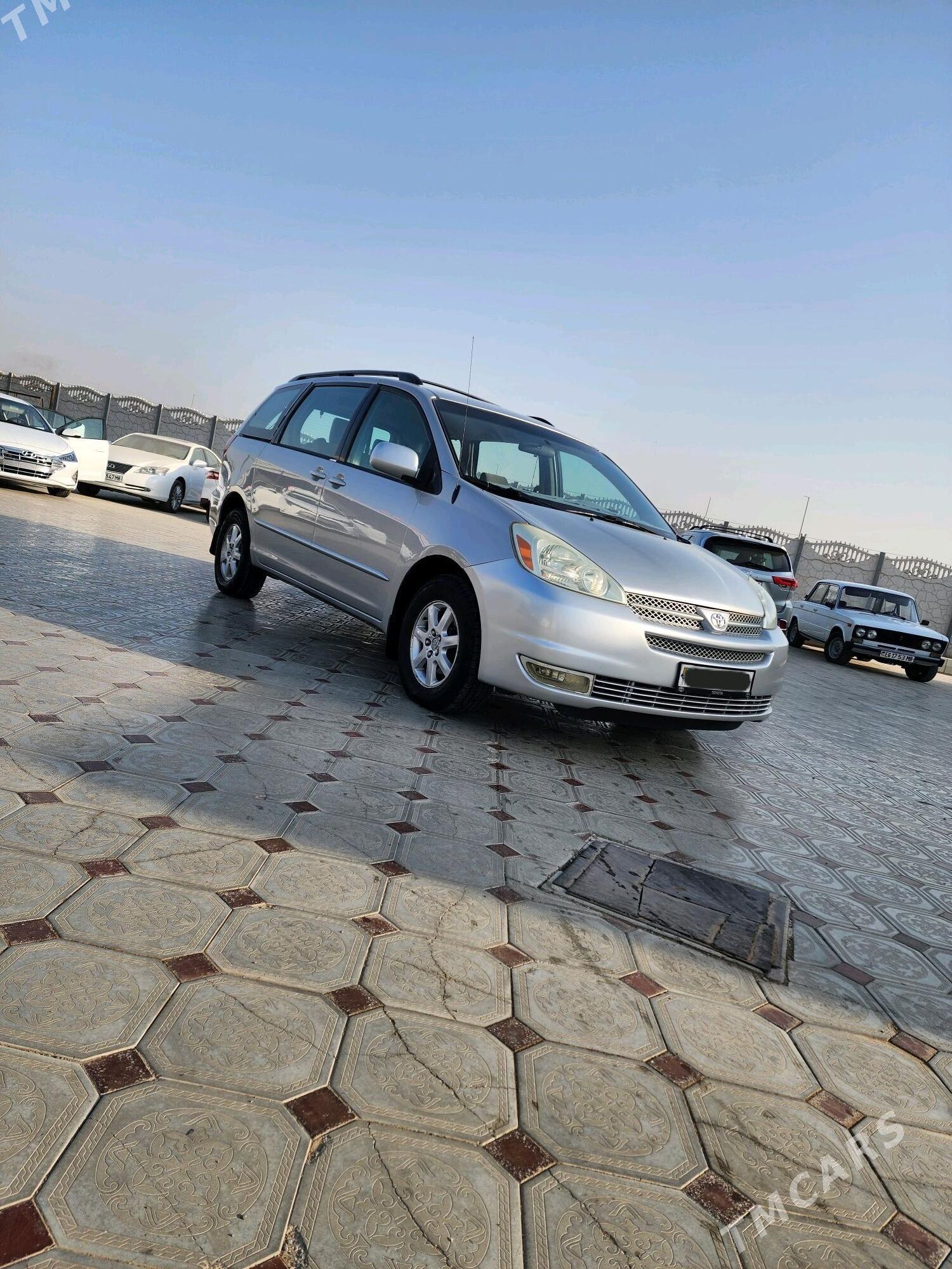 Toyota Sienna 2004 - 210 000 TMT - Мары - img 3