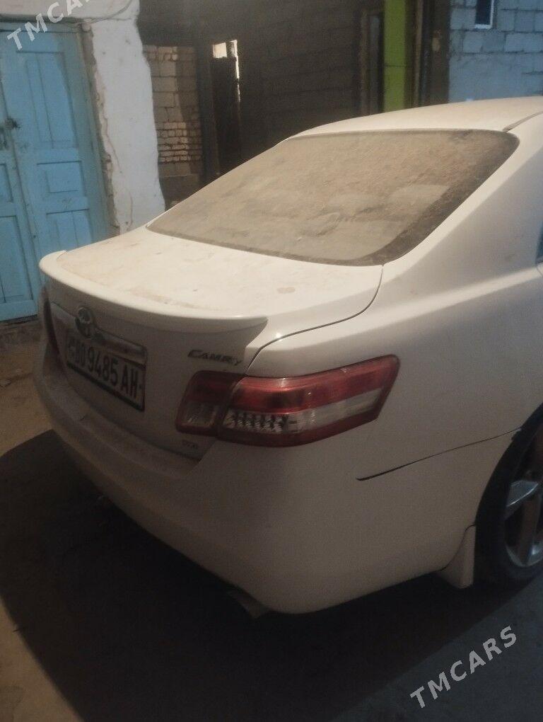 Toyota Camry 2010 - 140 000 TMT - Теджен - img 1