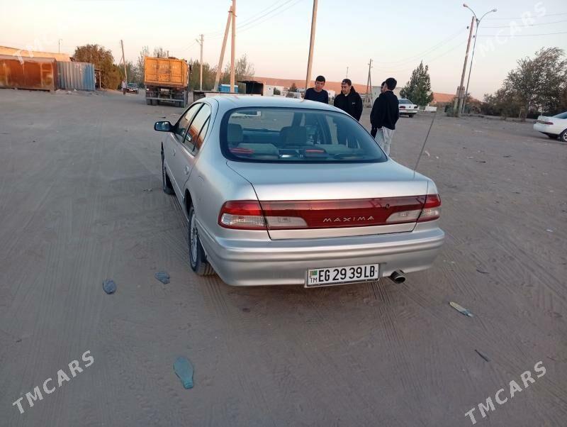 Nissan Maxima 1998 - 60 000 TMT - Сейди - img 3