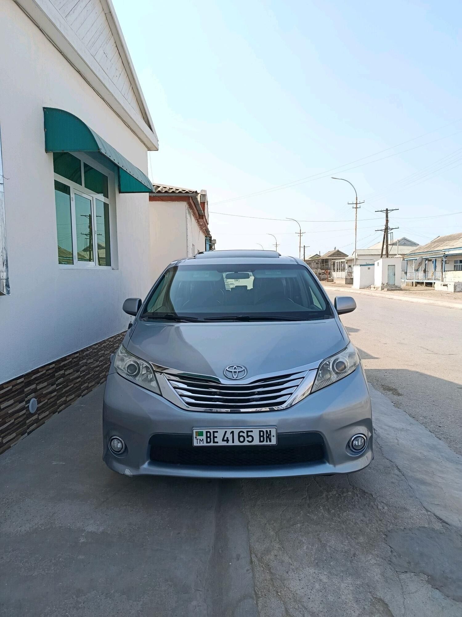 Toyota Sienna 2010 - 325 000 TMT - Эсенгулы - img 4
