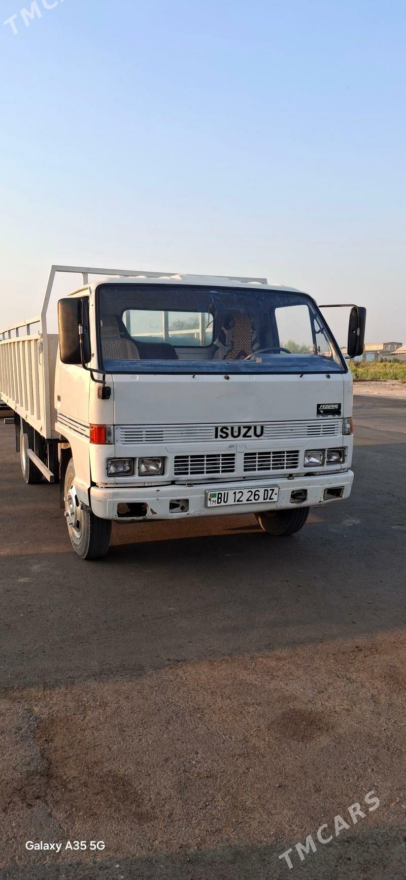 Isuzu Forward 1997 - 180 000 TMT - Şabat etr. - img 1
