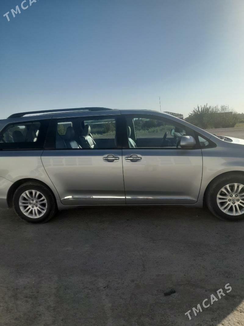 Toyota Sienna 2017 - 400 000 TMT - Губадаг - img 4