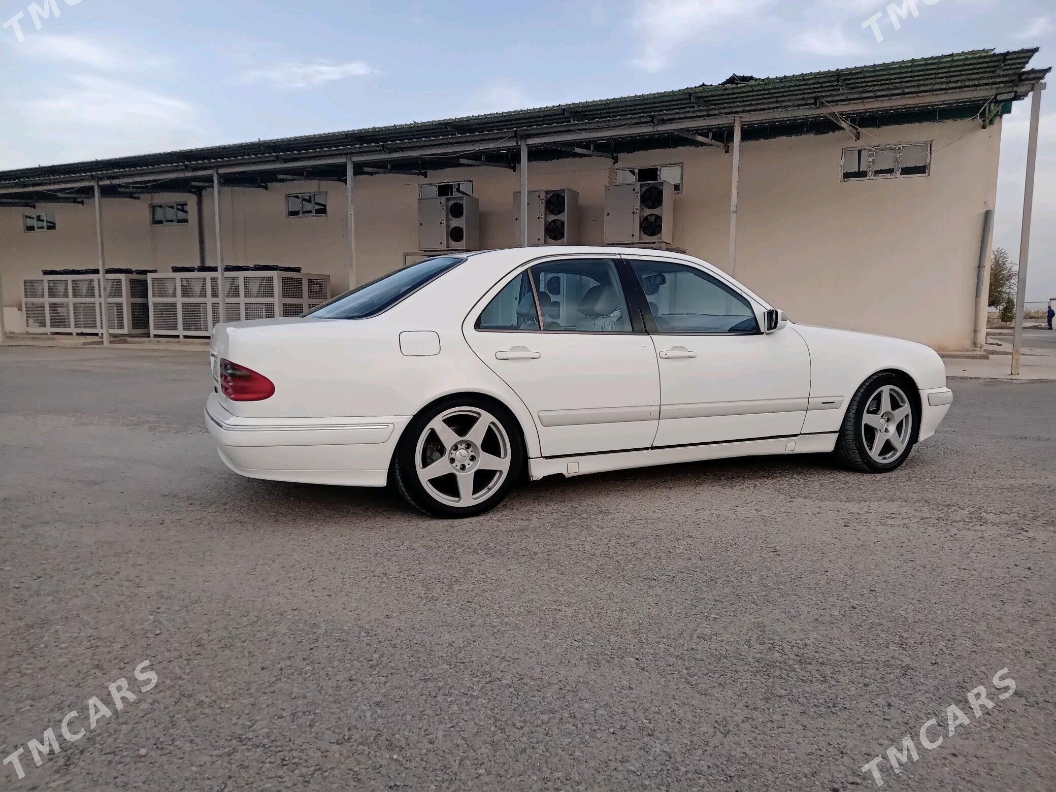 Mercedes-Benz C320 2000 - 110 000 TMT - Бахарден - img 2