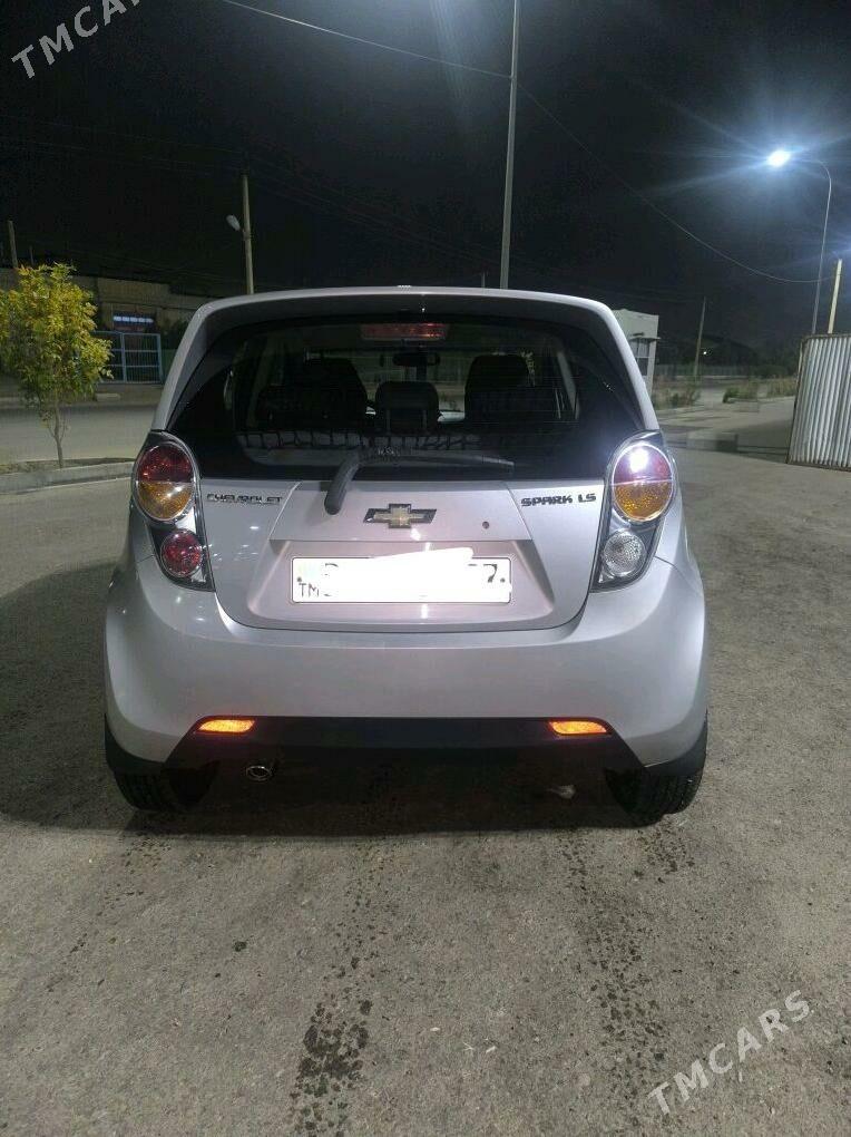 Chevrolet Spark 2012 - 130 000 TMT - Дашогуз - img 2