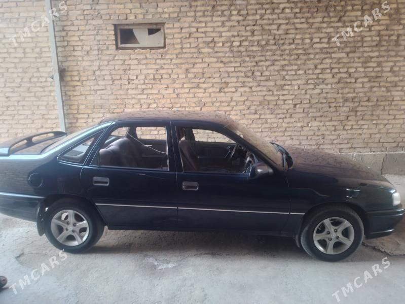 Opel Vectra 1991 - 37 000 TMT - Сакар - img 2