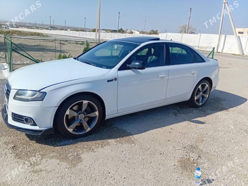 Audi A4 2011 - 125 000 TMT - Балканабат - img 1
