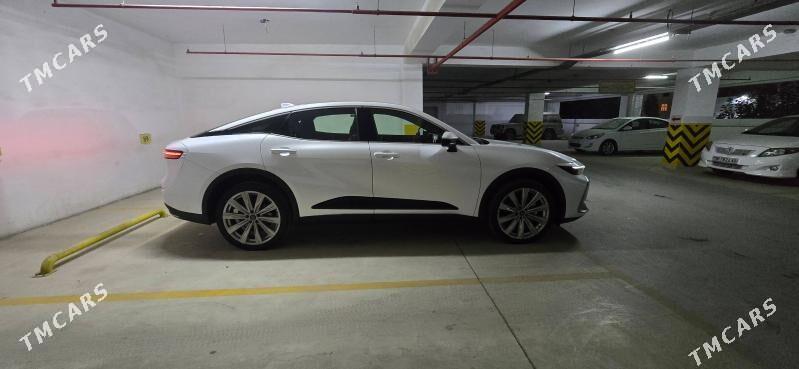 Toyota Crown 2023 - 730 000 TMT - 10 мкр - img 3