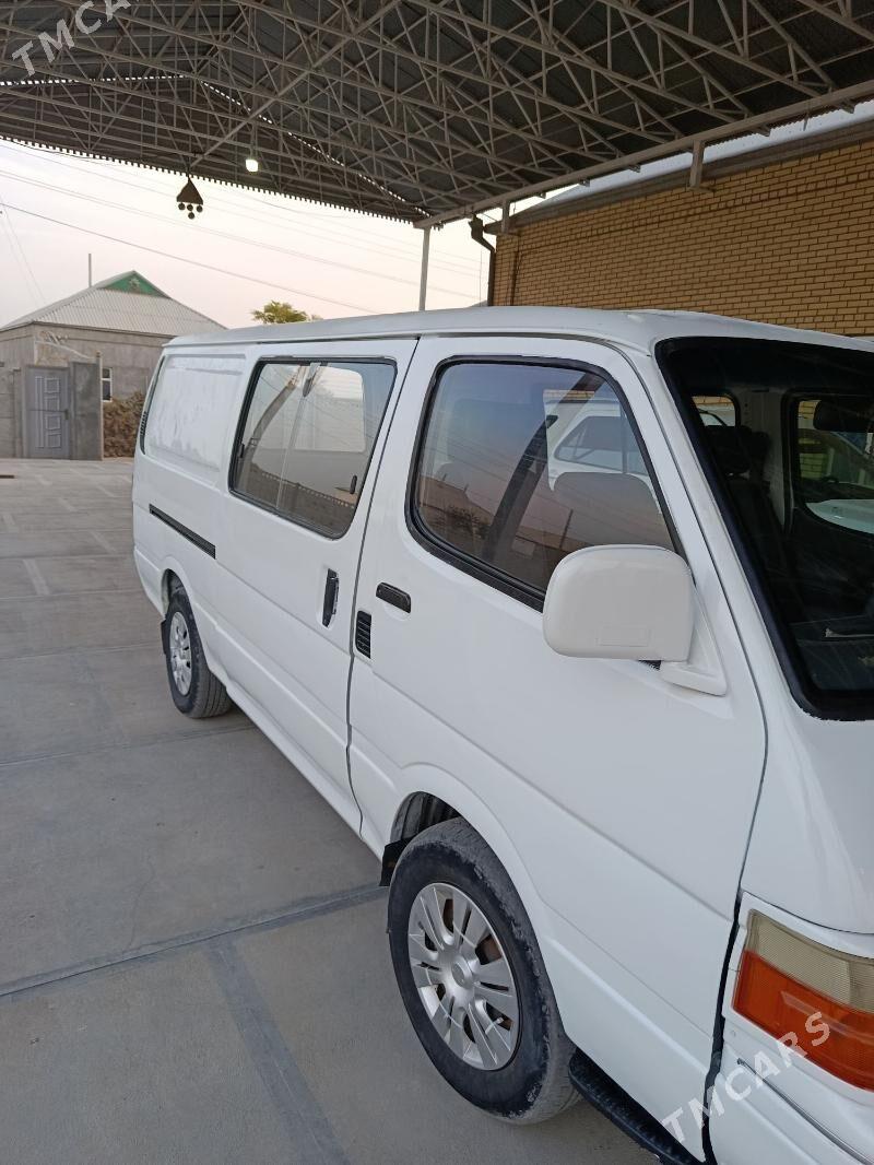 Toyota Hiace 1994 - 100 000 TMT - Мары - img 6