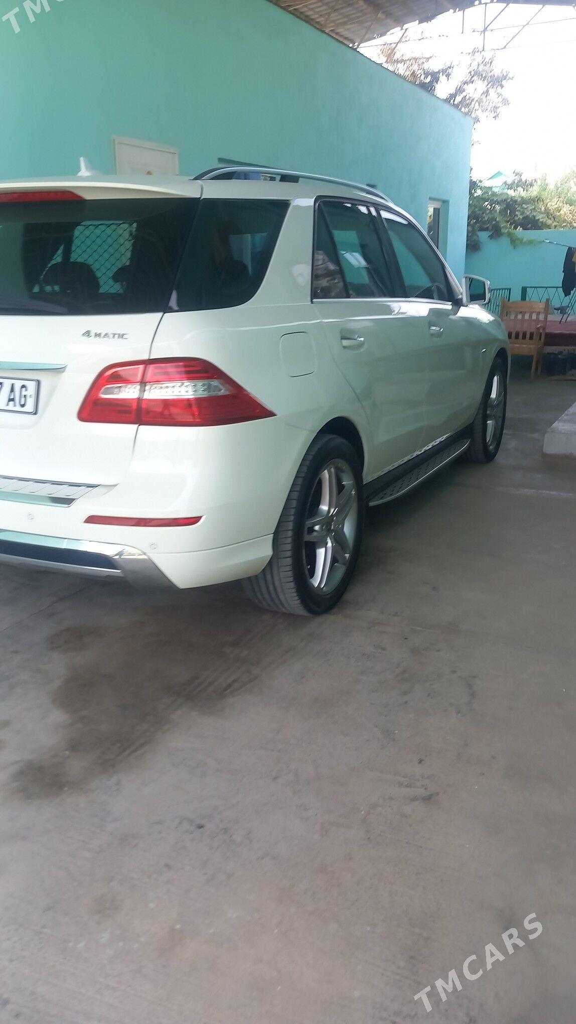 Mercedes-Benz ML350 2014 - 550 000 TMT - Багир - img 3