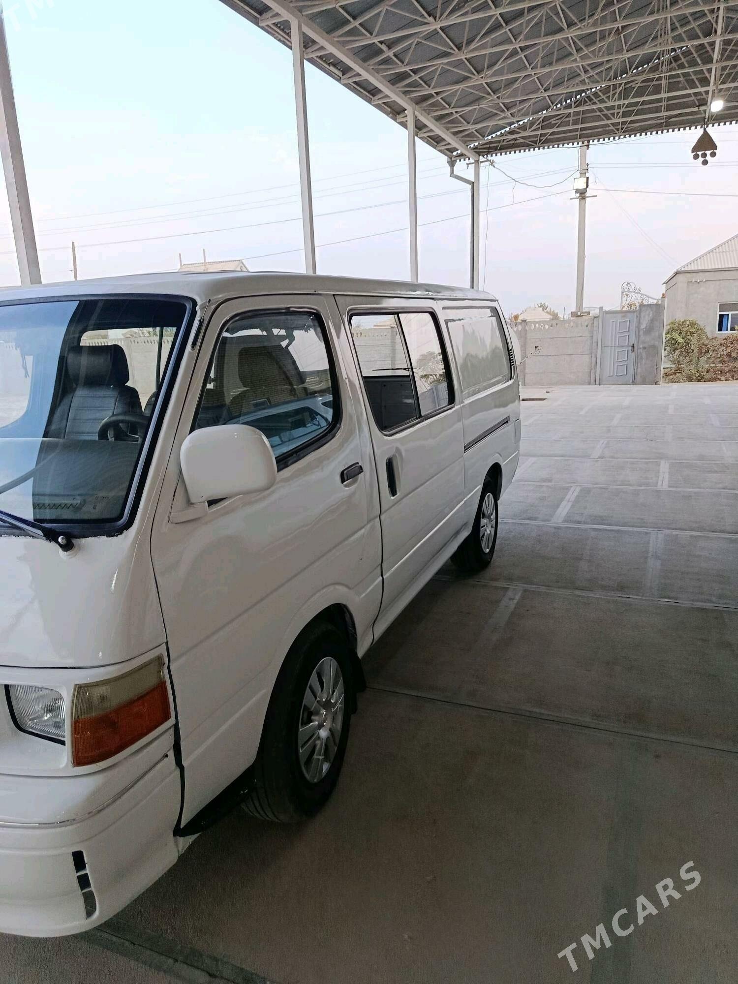 Toyota Hiace 1994 - 100 000 TMT - Мары - img 7