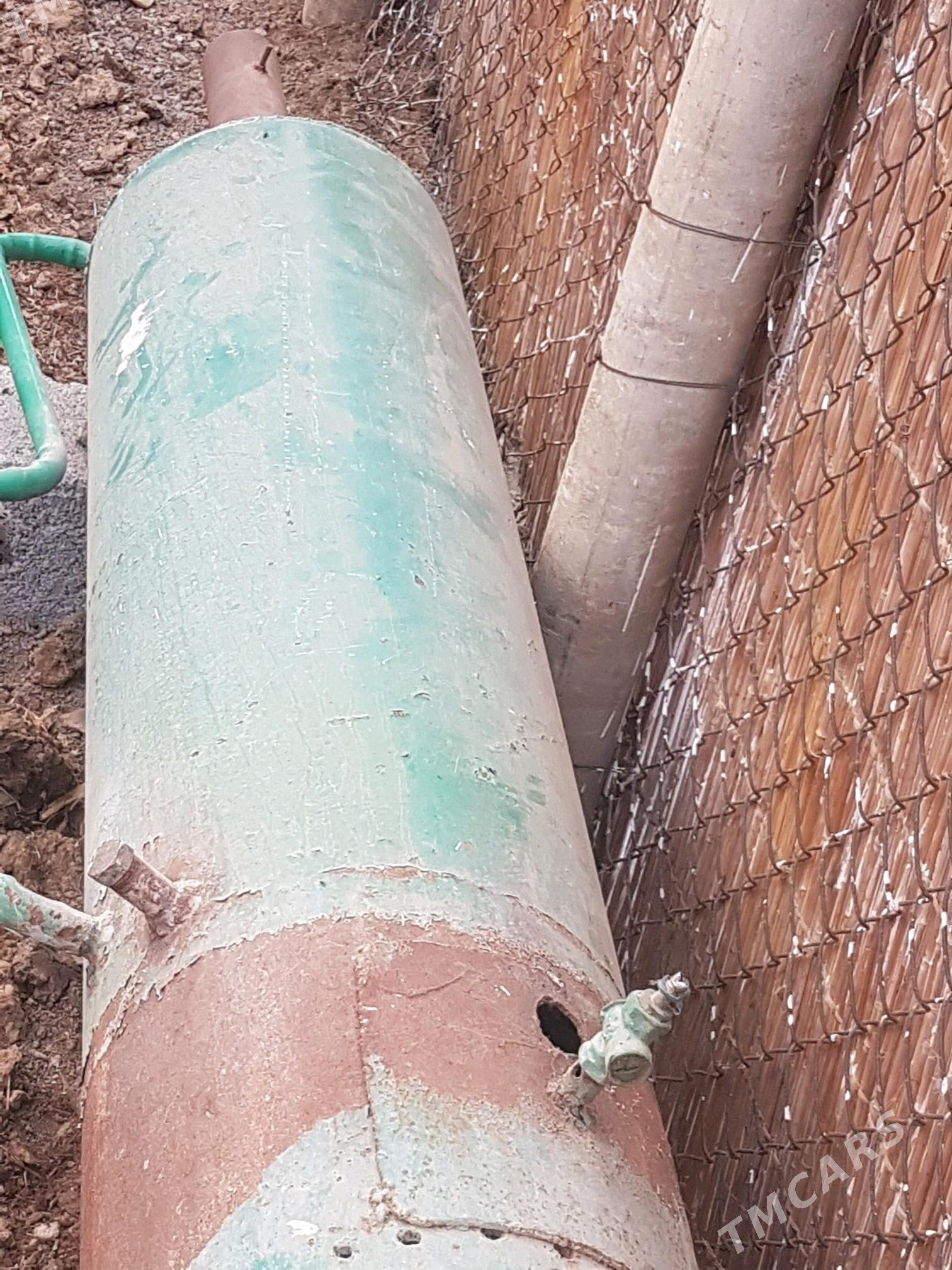 Titan - Бузмеин - img 1