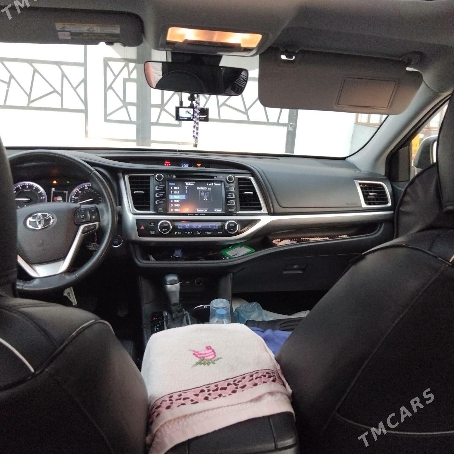 Toyota Highlander 2019 - 452 000 TMT - Мары - img 1