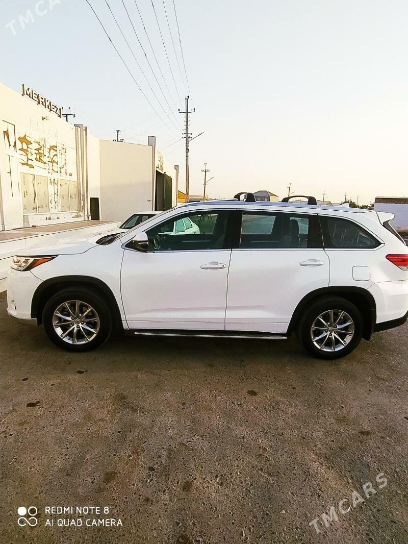 Toyota Highlander 2017 - 410 000 TMT - Туркменабат - img 3