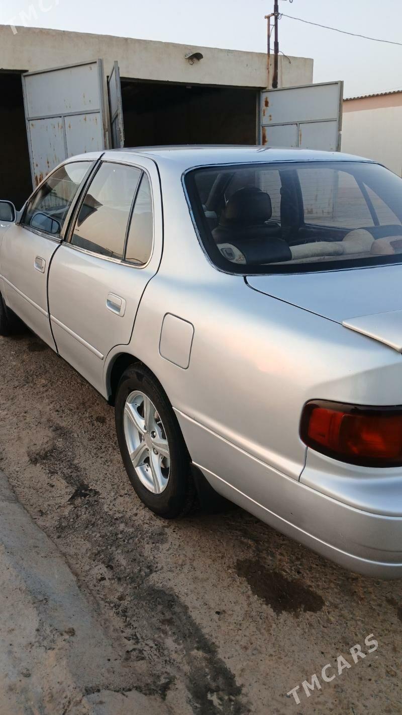 Toyota Camry 1995 - 85 000 TMT - Мары - img 8