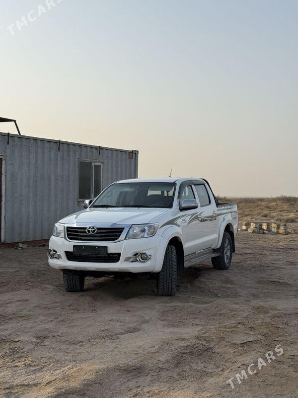 Toyota Hilux 2013 - 360 000 TMT - Hazar - img 4