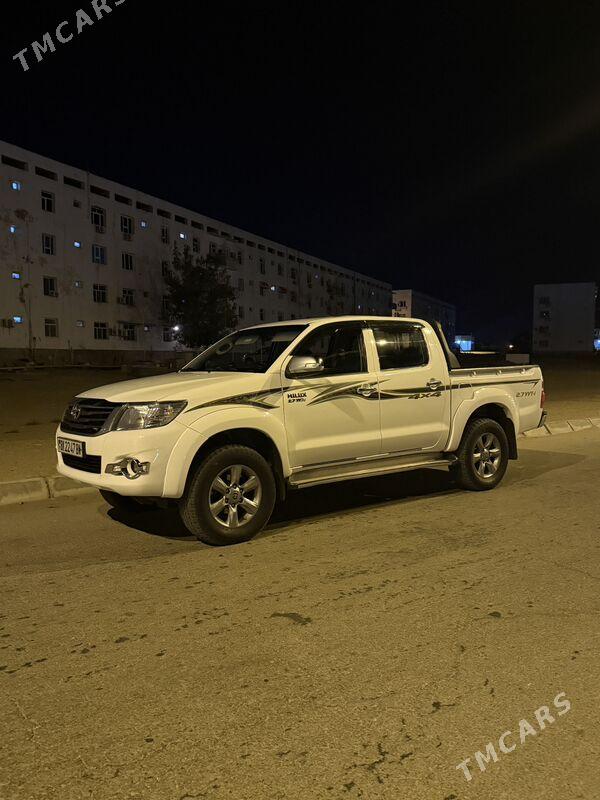Toyota Hilux 2013 - 360 000 TMT - Hazar - img 3