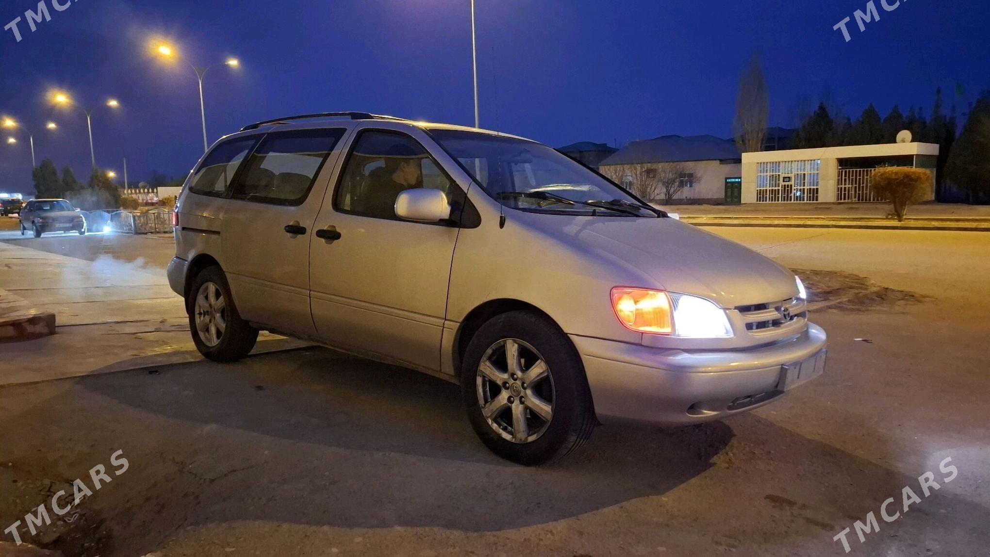 Toyota Sienna 2000 - 150 000 TMT - Губадаг - img 4