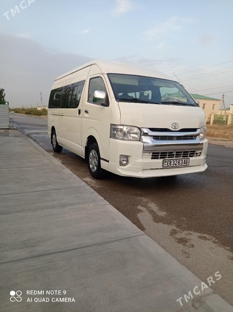 Toyota Hiace 2005 - 325 000 TMT - Бузмеин - img 2