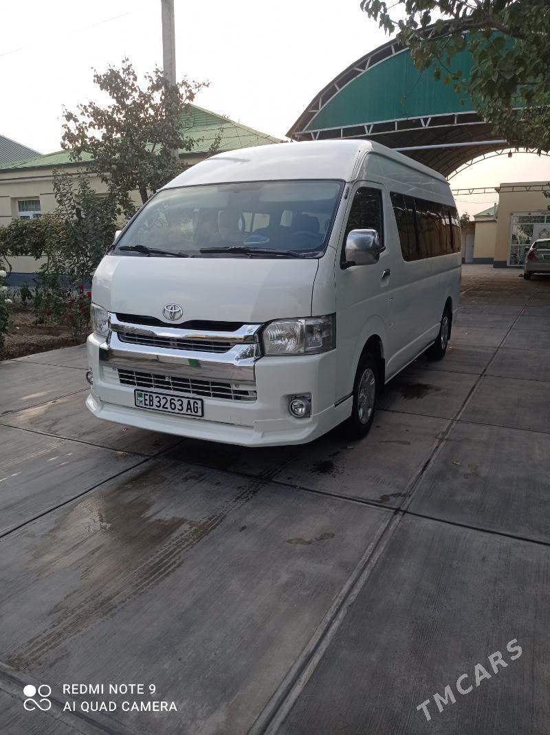 Toyota Hiace 2005 - 325 000 TMT - Бузмеин - img 4