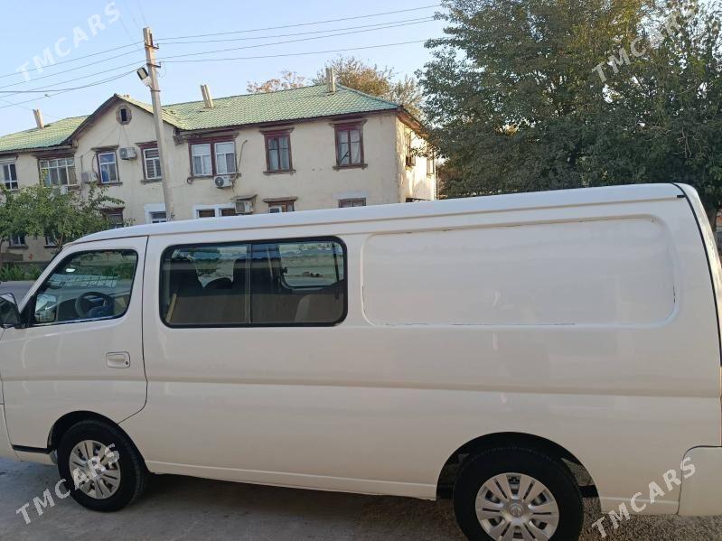 Nissan Urvan 2005 - 140 000 TMT - Хитровка - img 5