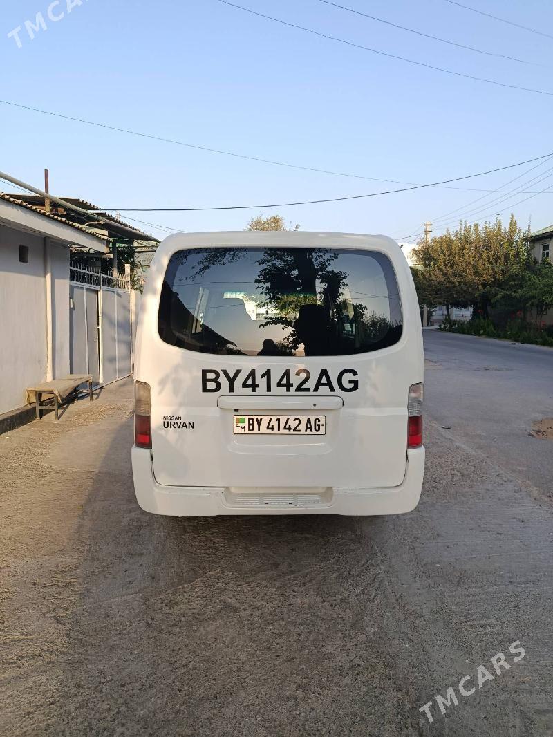 Nissan Urvan 2005 - 140 000 TMT - Хитровка - img 2