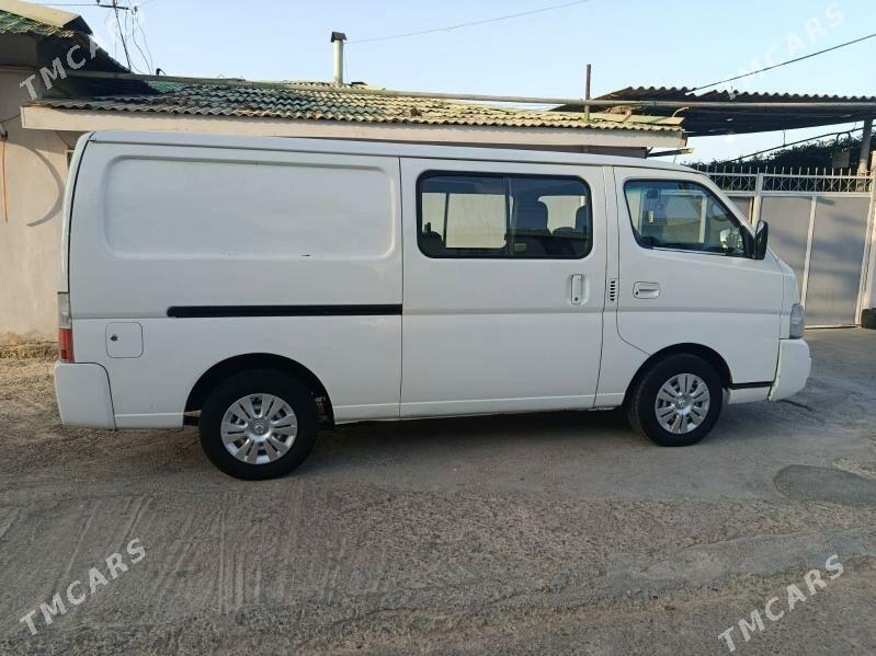 Nissan Urvan 2005 - 140 000 TMT - Хитровка - img 1